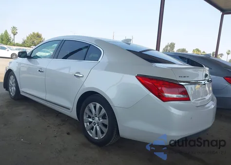 2015 Buick Lacrosse Leather z USA, uszkodzony, nr VIN 1G4GB5GR5FF330034